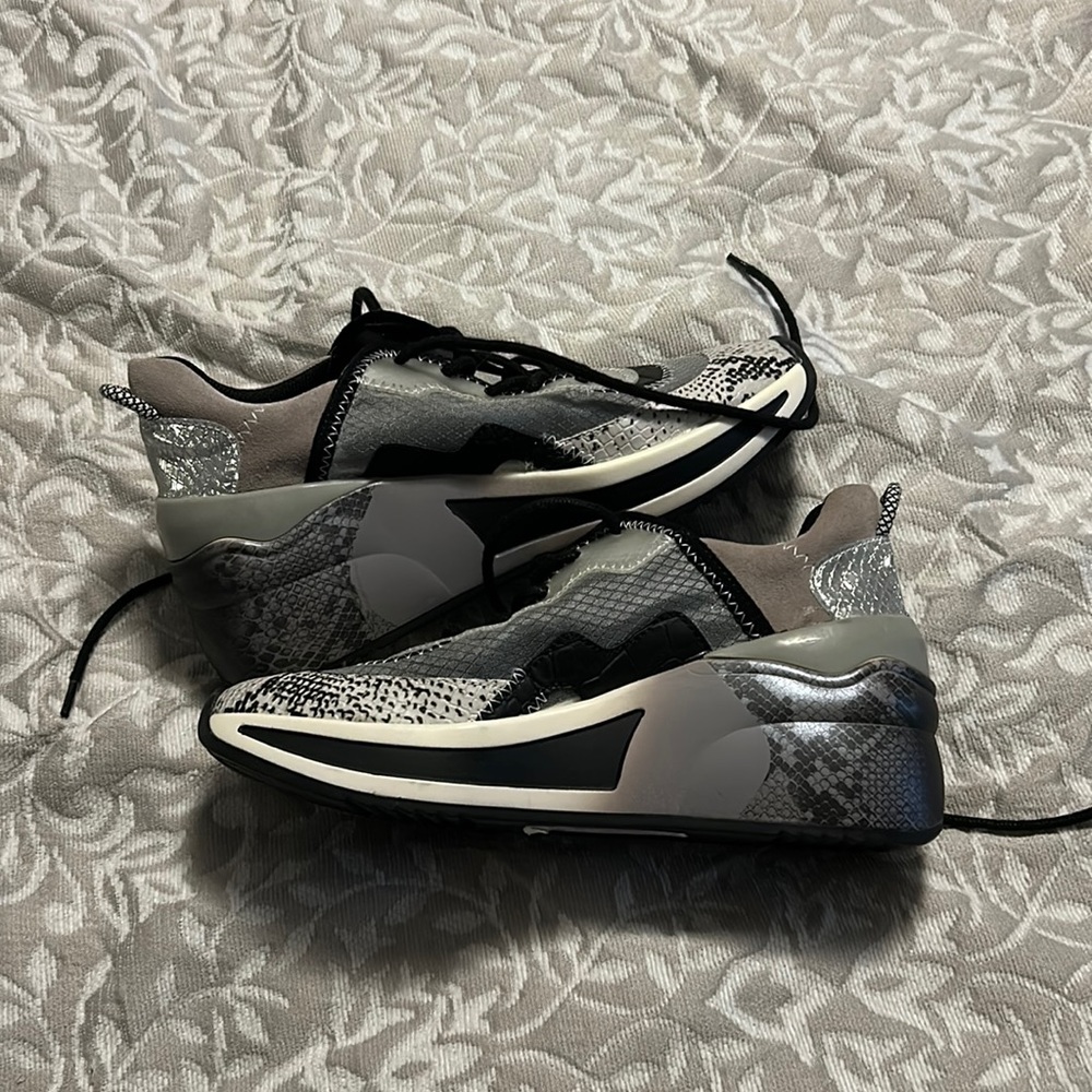 Giani Bini New Tennis Shoes